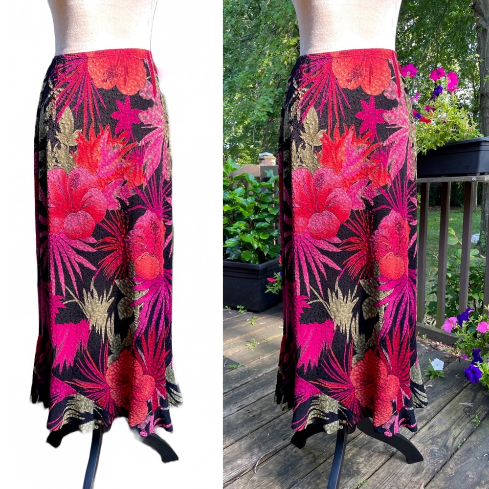 Y2K 90s West End Animal Print
Tropical Floral Flounce Hem Midi Skirt Small